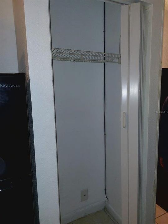 В аренду: $975 (0 спален, 1 ванн, 300 Квадратных фут)