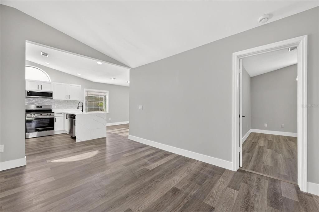 En Venta: $319,900 (3 camas, 2 baños, 1400 Pies cuadrados)