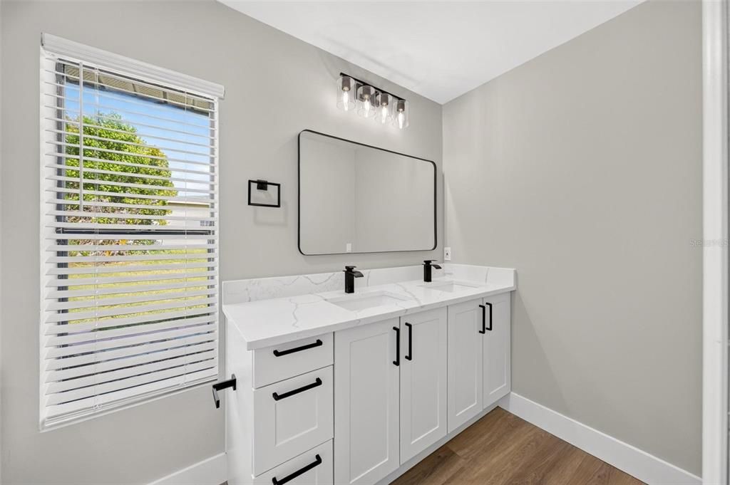 En Venta: $319,900 (3 camas, 2 baños, 1400 Pies cuadrados)