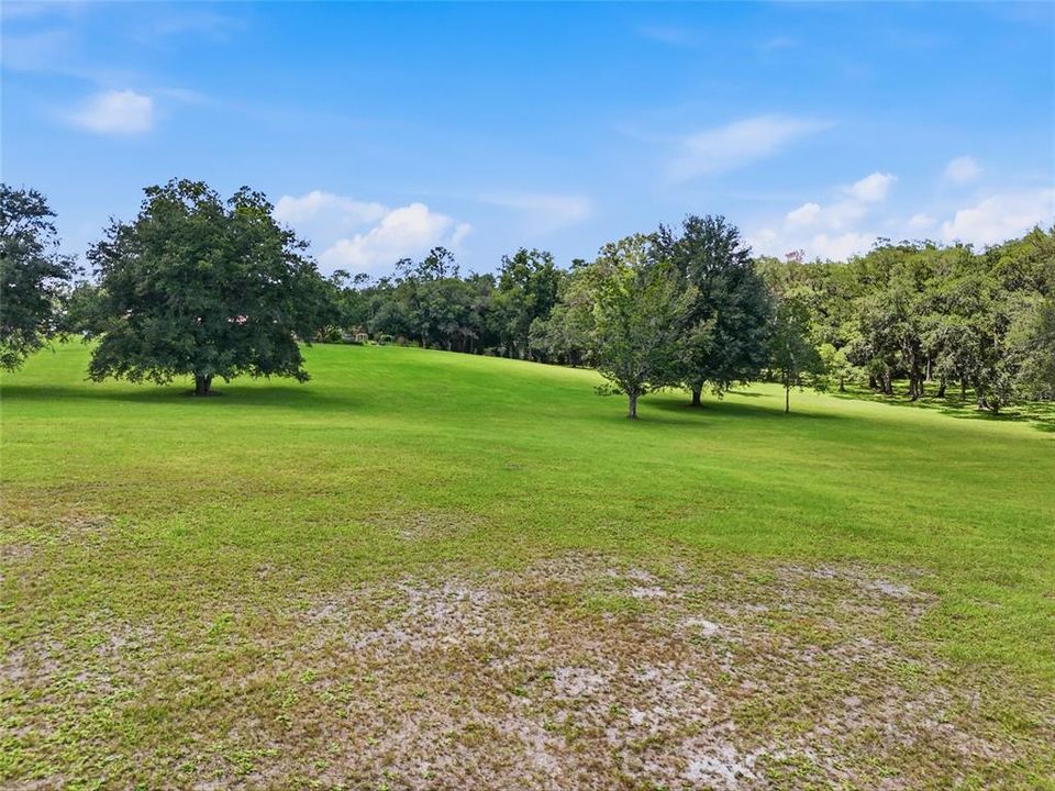 En Venta: $589,000 (4 camas, 3 baños, 2211 Pies cuadrados)