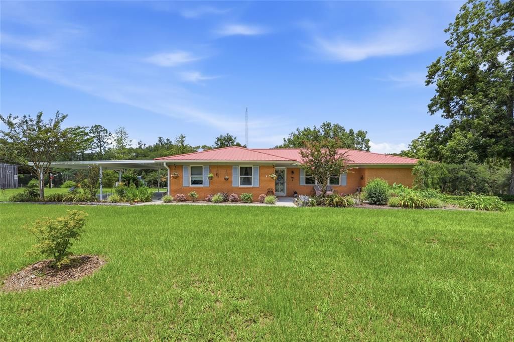 En Venta: $589,000 (4 camas, 3 baños, 2211 Pies cuadrados)