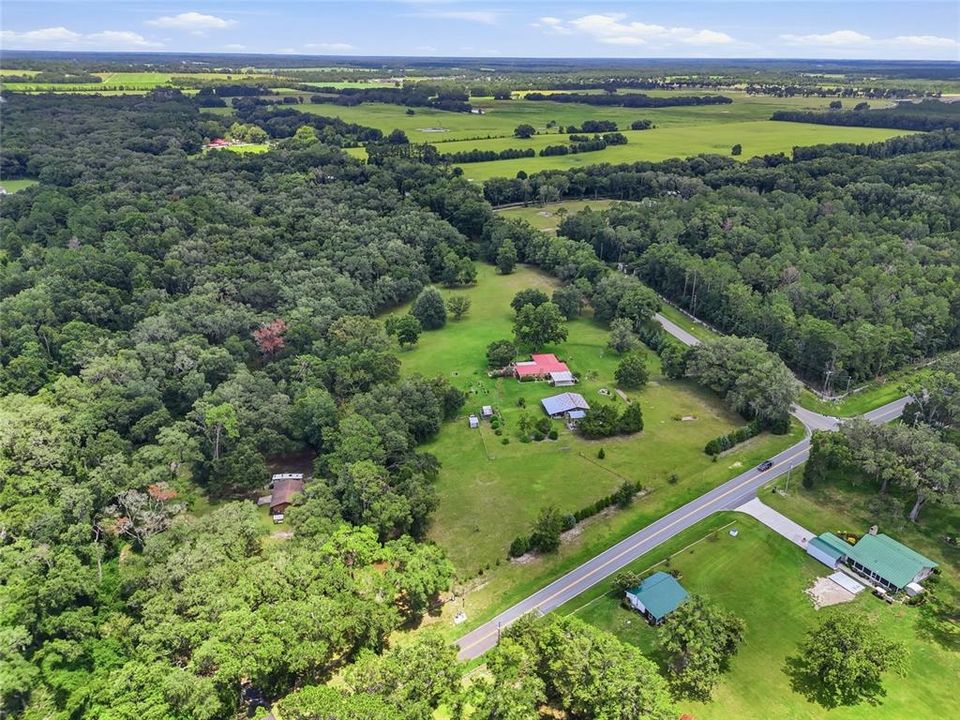 En Venta: $589,000 (4 camas, 3 baños, 2211 Pies cuadrados)