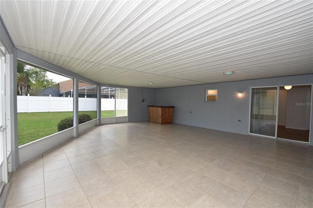 For Rent: $2,200 (4 beds, 2 baths, 1728 Square Feet)