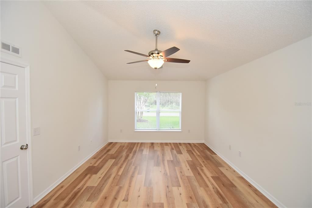 For Rent: $2,200 (4 beds, 2 baths, 1728 Square Feet)