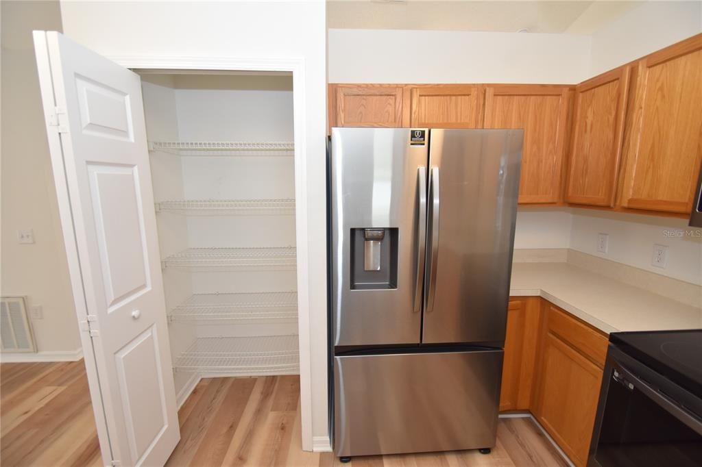For Rent: $2,200 (4 beds, 2 baths, 1728 Square Feet)