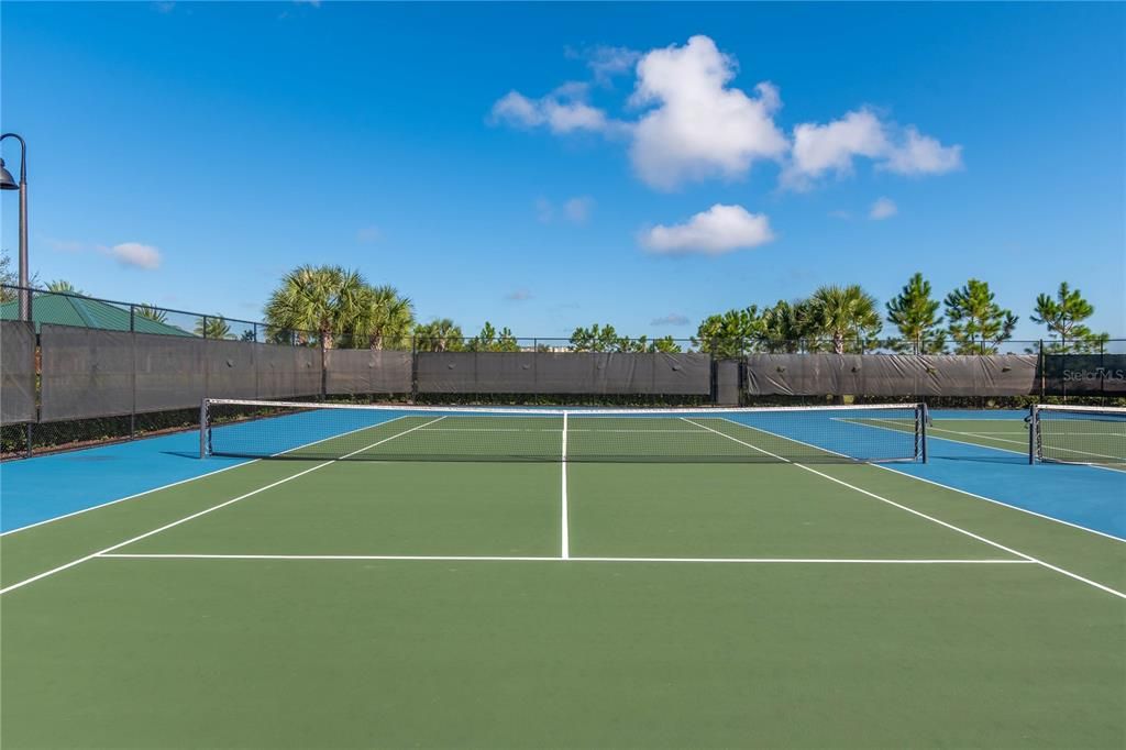 En Venta: $489,000 (4 camas, 3 baños, 2261 Pies cuadrados)