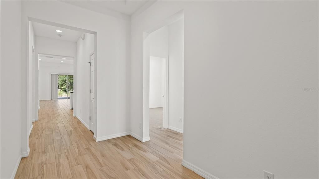En Venta: $489,000 (4 camas, 3 baños, 2261 Pies cuadrados)