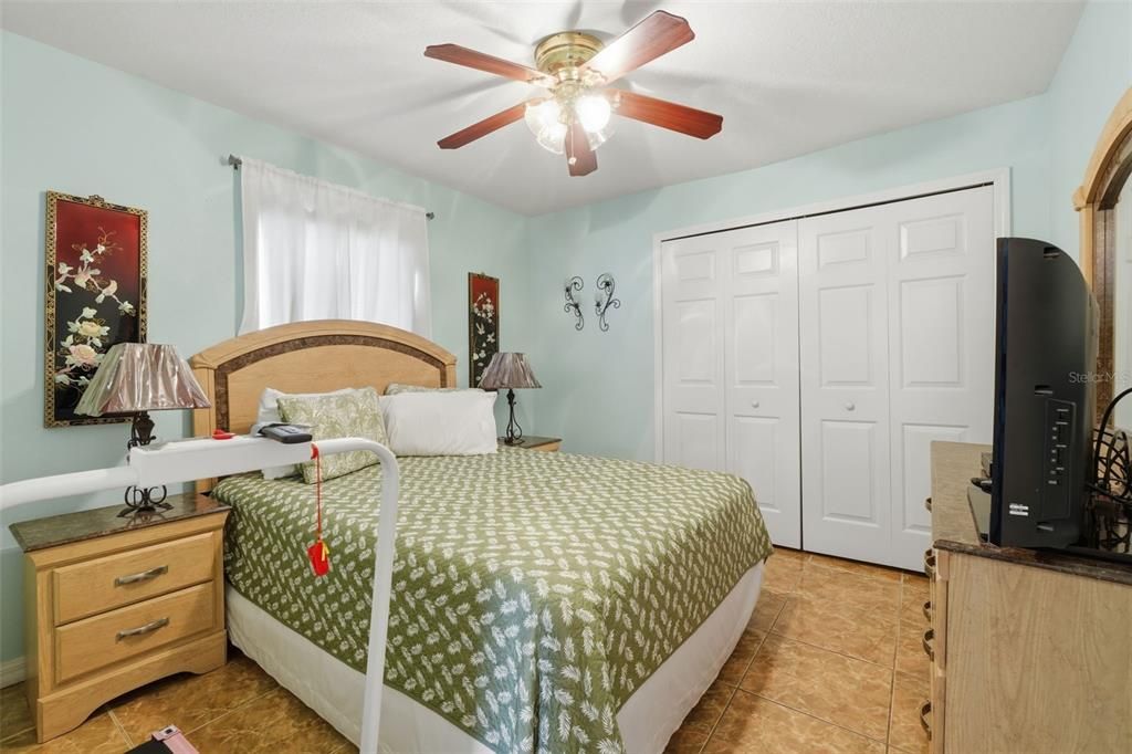 For Sale: $289,999 (3 beds, 2 baths, 1425 Square Feet)