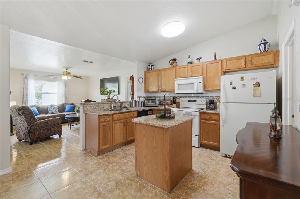 For Sale: $289,999 (3 beds, 2 baths, 1425 Square Feet)