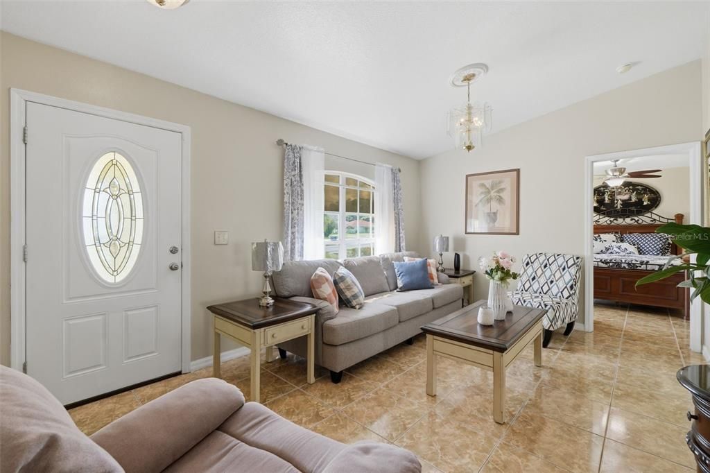 For Sale: $289,999 (3 beds, 2 baths, 1425 Square Feet)