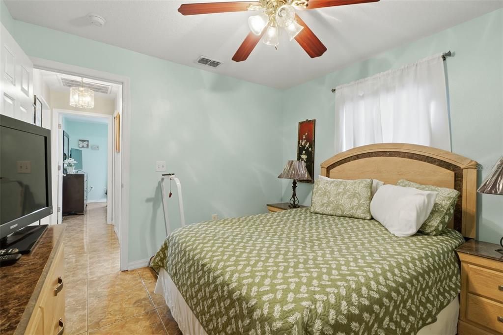 For Sale: $289,999 (3 beds, 2 baths, 1425 Square Feet)