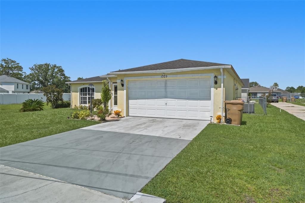 For Sale: $289,999 (3 beds, 2 baths, 1425 Square Feet)