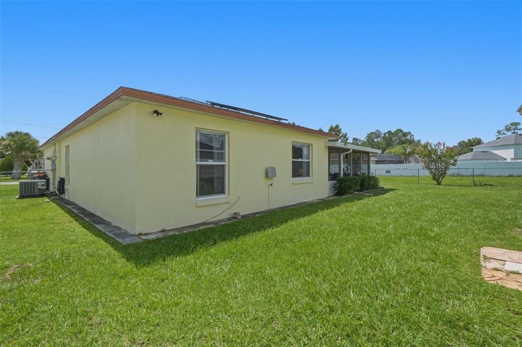 For Sale: $289,999 (3 beds, 2 baths, 1425 Square Feet)