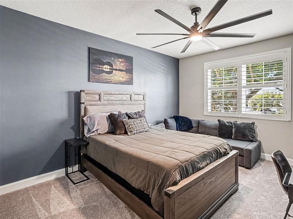 Под контрактом: $715,000 (5 спален, 4 ванн, 3682 Квадратных фут)