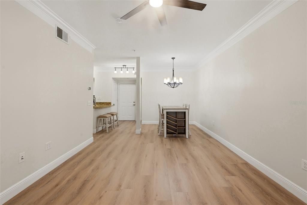 For Sale: $319,000 (2 beds, 1 baths, 1066 Square Feet)