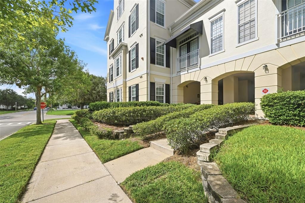 For Sale: $319,000 (2 beds, 1 baths, 1066 Square Feet)