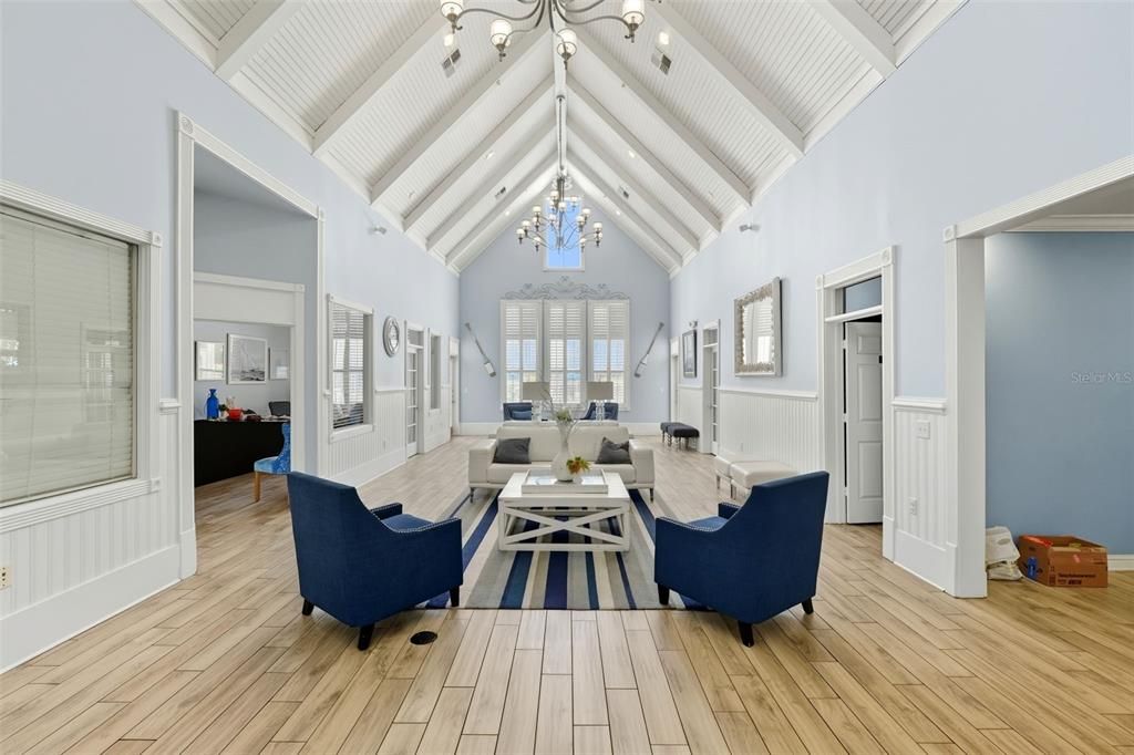 For Sale: $319,000 (2 beds, 1 baths, 1066 Square Feet)