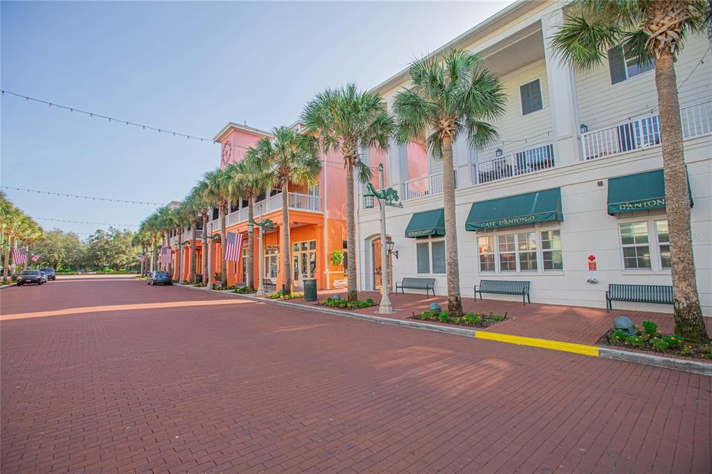 For Sale: $319,000 (2 beds, 1 baths, 1066 Square Feet)