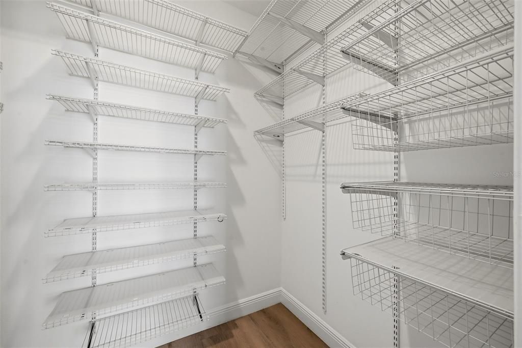 For Sale: $319,000 (2 beds, 1 baths, 1066 Square Feet)