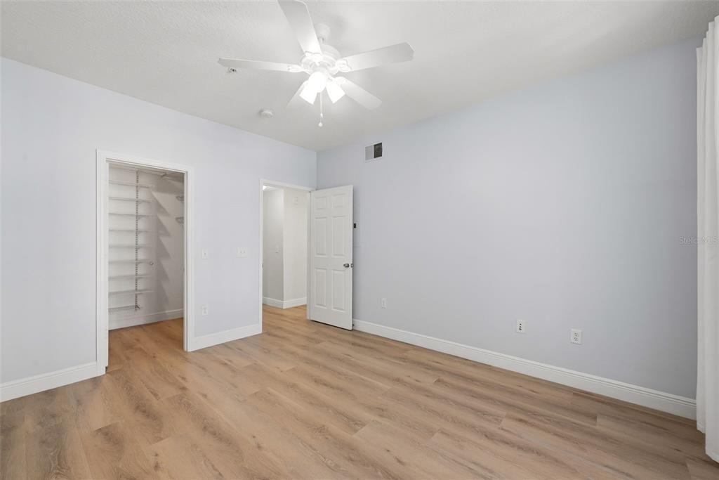 For Sale: $319,000 (2 beds, 1 baths, 1066 Square Feet)