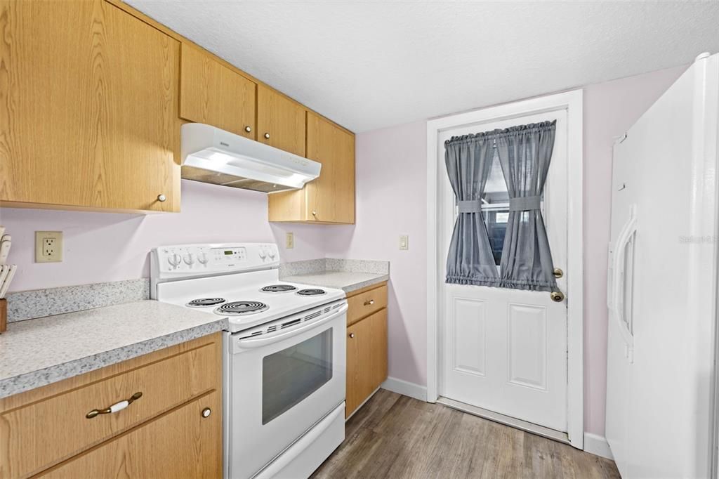На продажу: $349,000 (3 спален, 2 ванн, 1388 Квадратных фут)