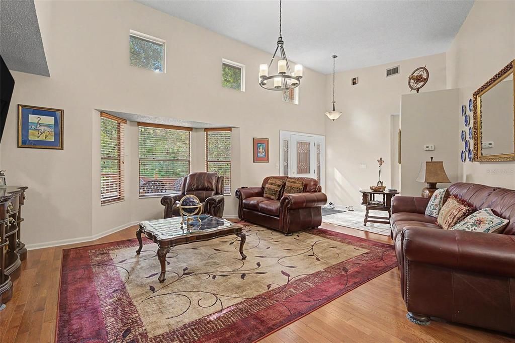 En Venta: $549,000 (3 camas, 3 baños, 2145 Pies cuadrados)