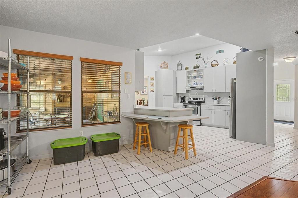 En Venta: $549,000 (3 camas, 3 baños, 2145 Pies cuadrados)