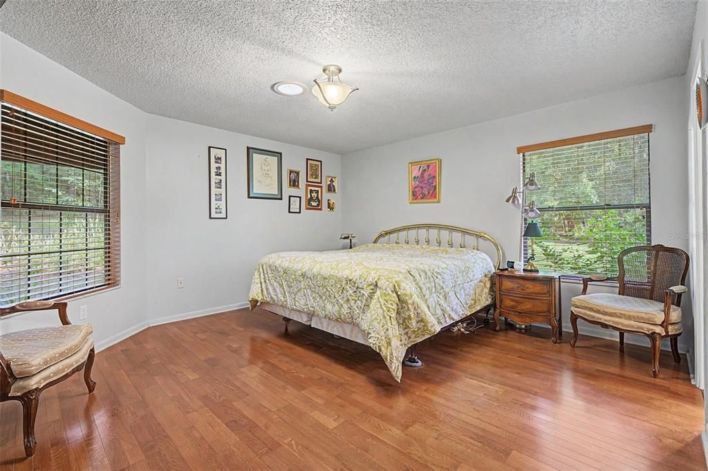 En Venta: $549,000 (3 camas, 3 baños, 2145 Pies cuadrados)