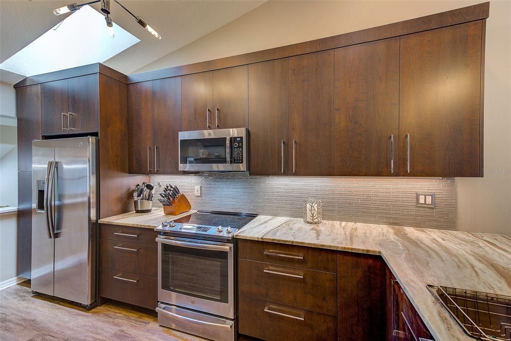 For Sale: $409,500 (3 beds, 2 baths, 1835 Square Feet)