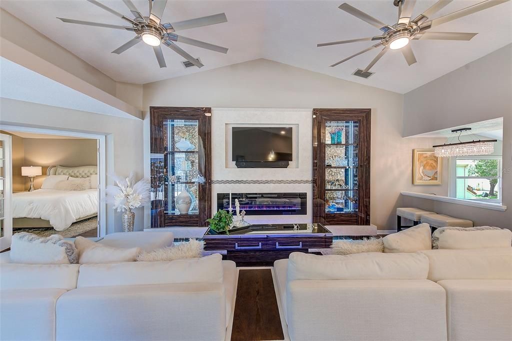 For Sale: $409,500 (3 beds, 2 baths, 1835 Square Feet)