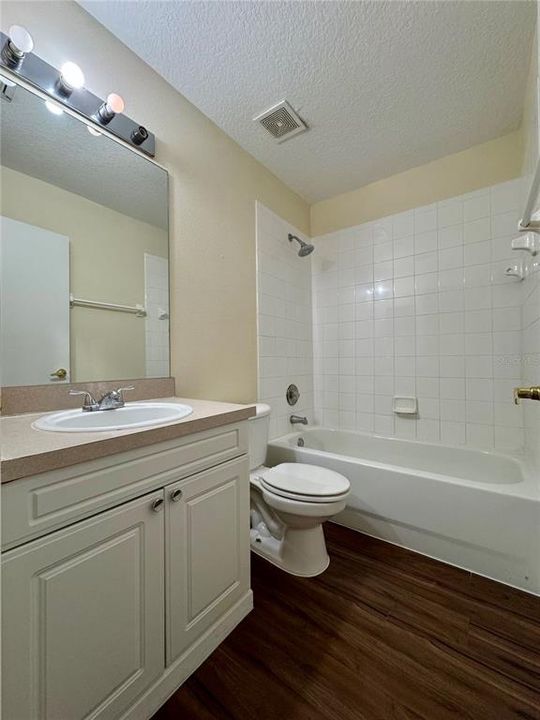 En Renta: $1,600 (3 camas, 2 baños, 1748 Pies cuadrados)
