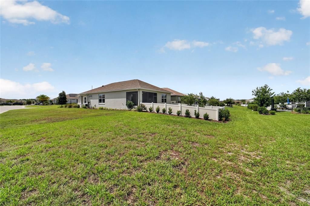 На продажу: $259,900 (2 спален, 2 ванн, 1344 Квадратных фут)