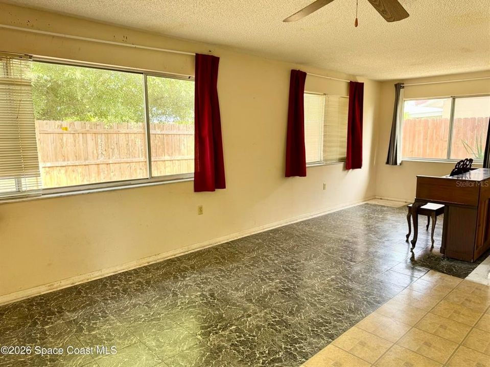 En Venta: $210,000 (2 camas, 1 baños, 956 Pies cuadrados)