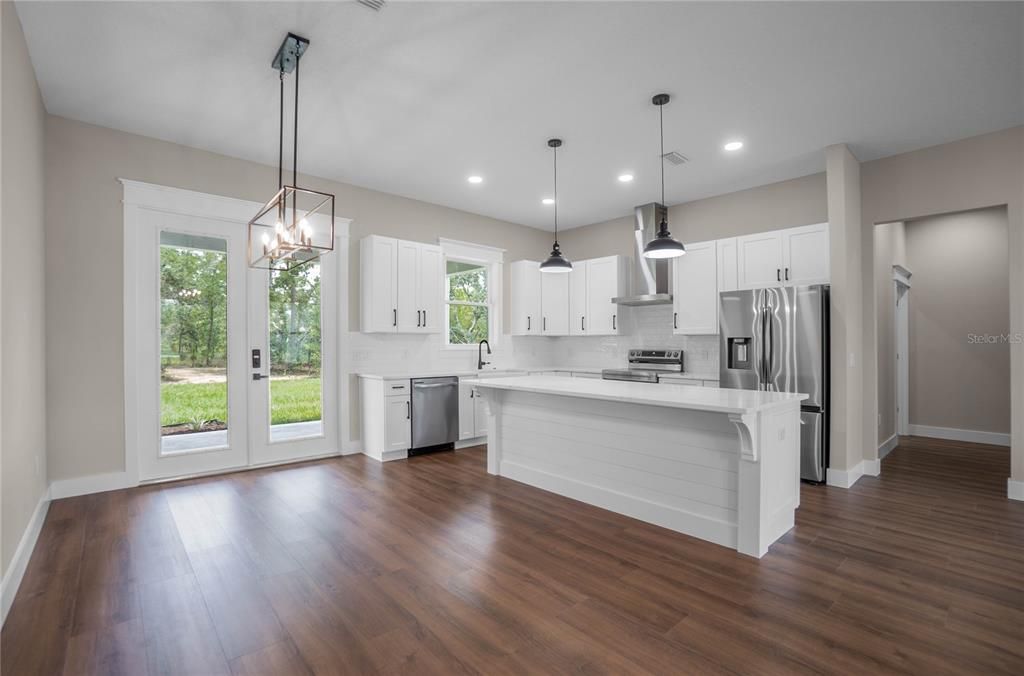 For Sale: $389,000 (3 beds, 2 baths, 1688 Square Feet)