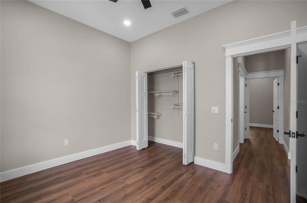 For Sale: $389,000 (3 beds, 2 baths, 1688 Square Feet)