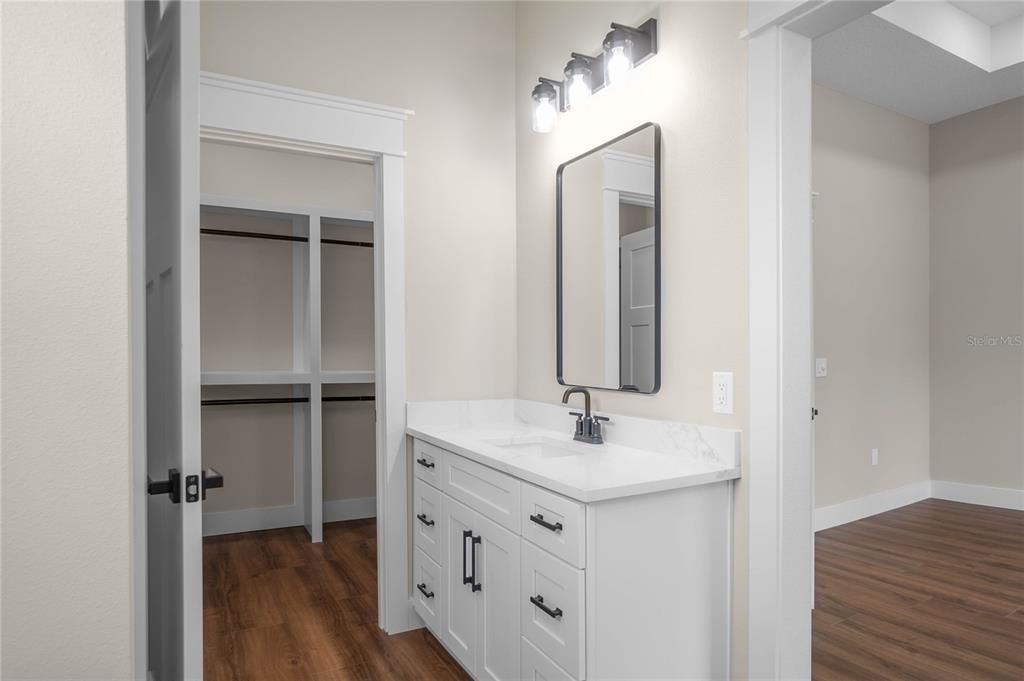 For Sale: $389,000 (3 beds, 2 baths, 1688 Square Feet)