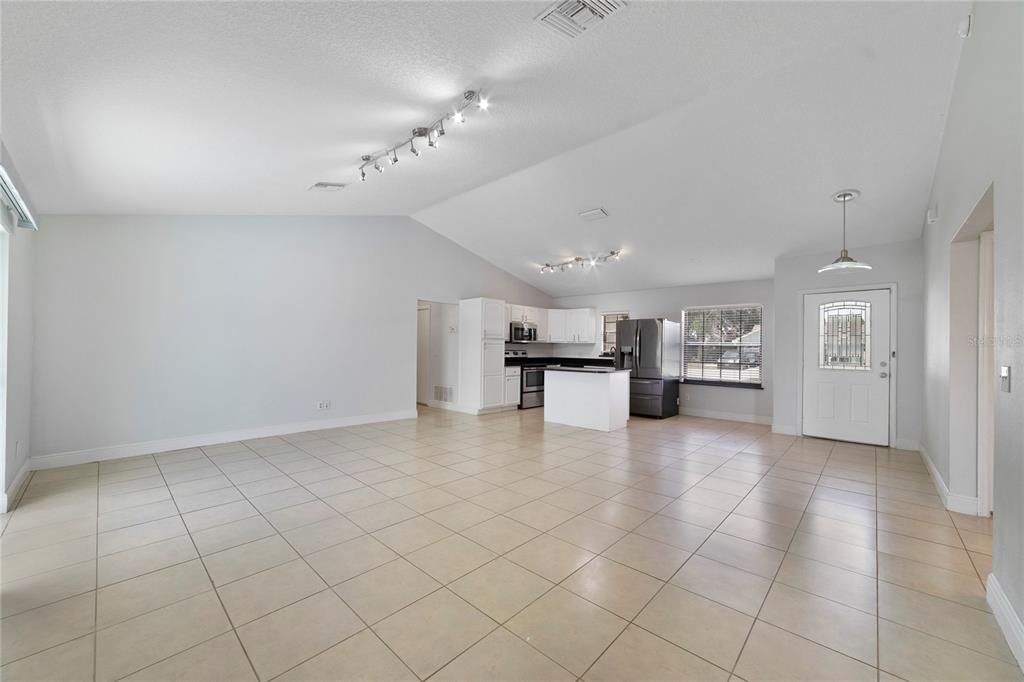 En Venta: $295,000 (3 camas, 2 baños, 1282 Pies cuadrados)