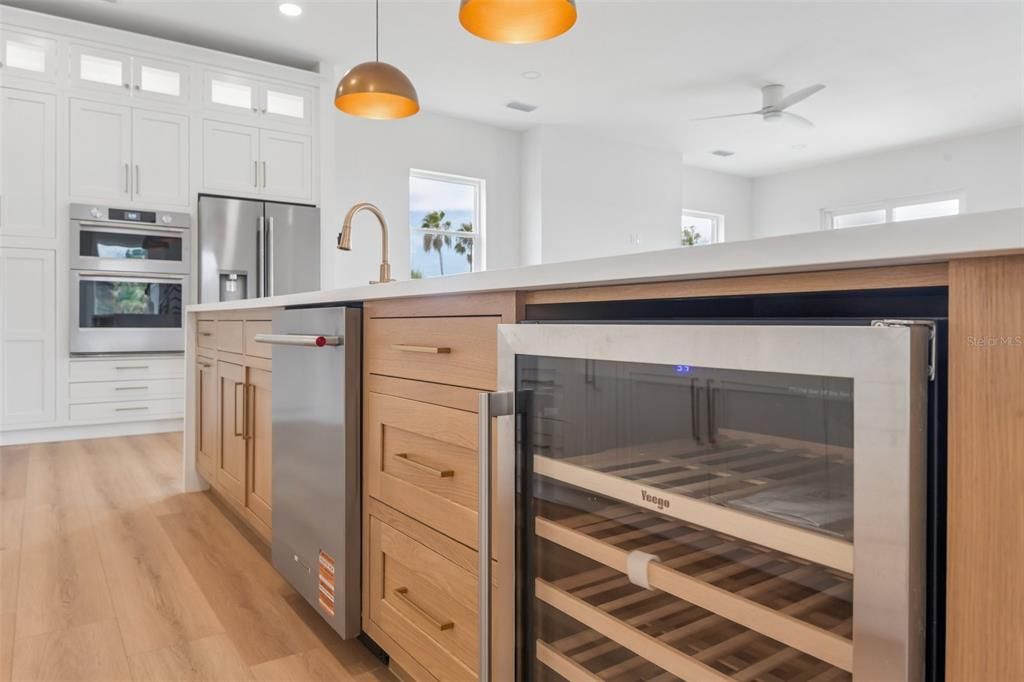 En Venta: $1,875,000 (5 camas, 3 baños, 3310 Pies cuadrados)