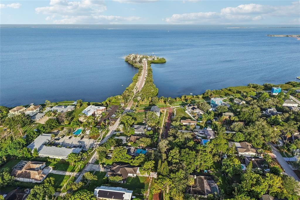 En Venta: $1,875,000 (5 camas, 3 baños, 3310 Pies cuadrados)