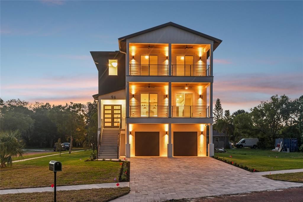 En Venta: $1,875,000 (5 camas, 3 baños, 3310 Pies cuadrados)