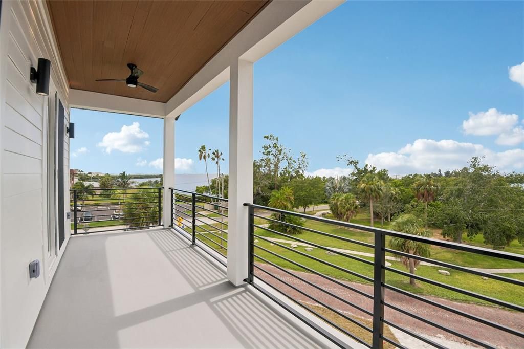 En Venta: $1,875,000 (5 camas, 3 baños, 3310 Pies cuadrados)