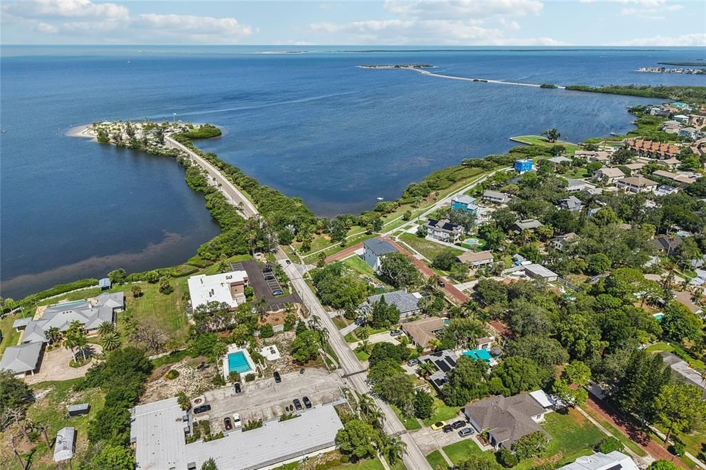 En Venta: $1,875,000 (5 camas, 3 baños, 3310 Pies cuadrados)