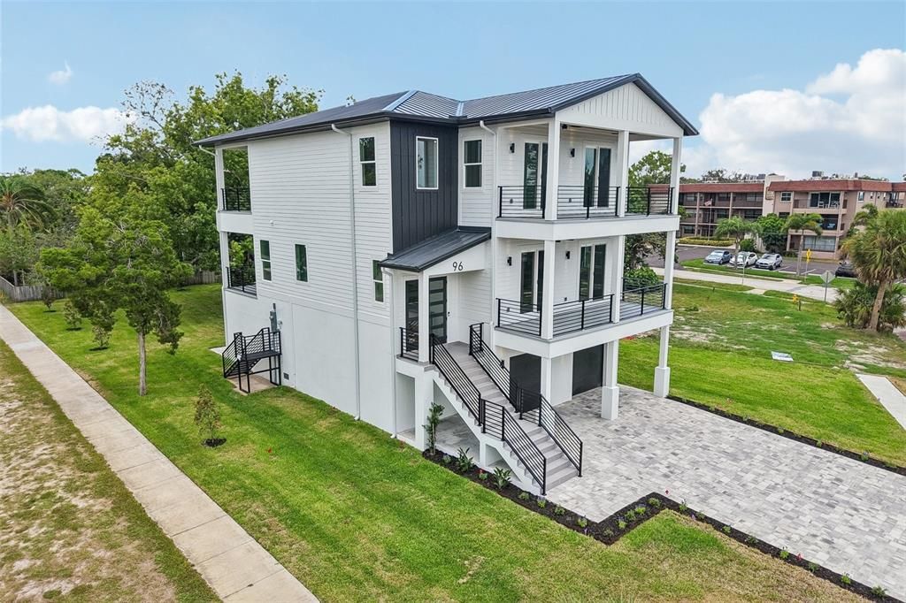 En Venta: $1,875,000 (5 camas, 3 baños, 3310 Pies cuadrados)