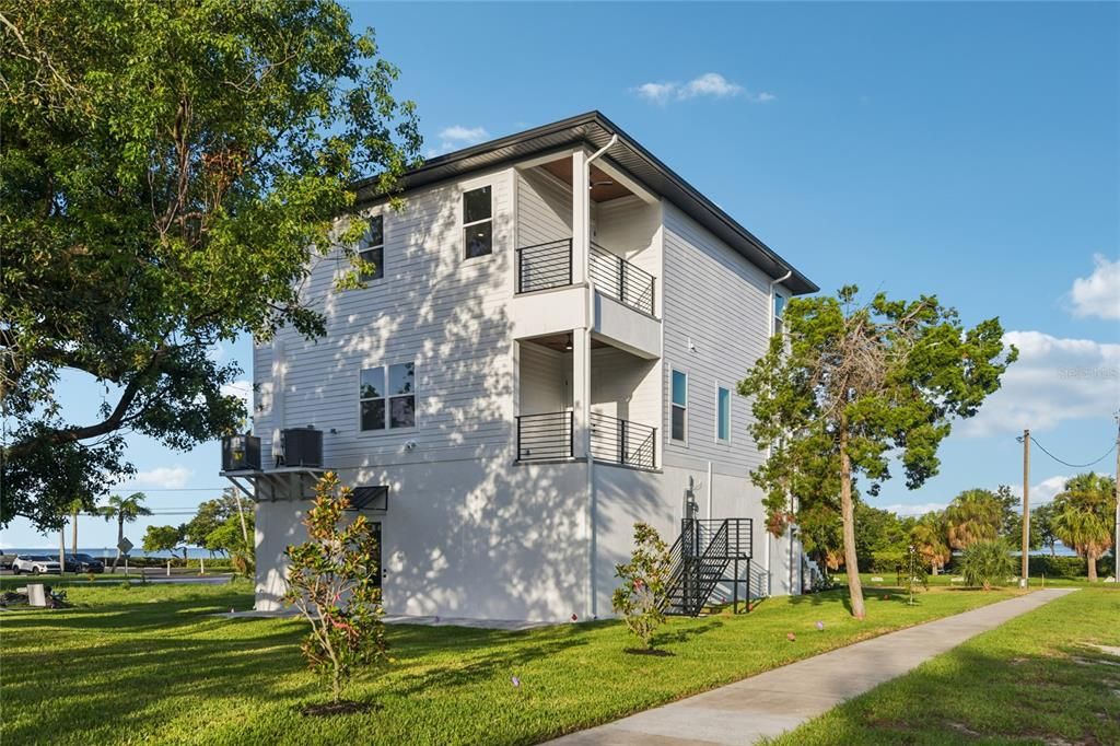 En Venta: $1,875,000 (5 camas, 3 baños, 3310 Pies cuadrados)
