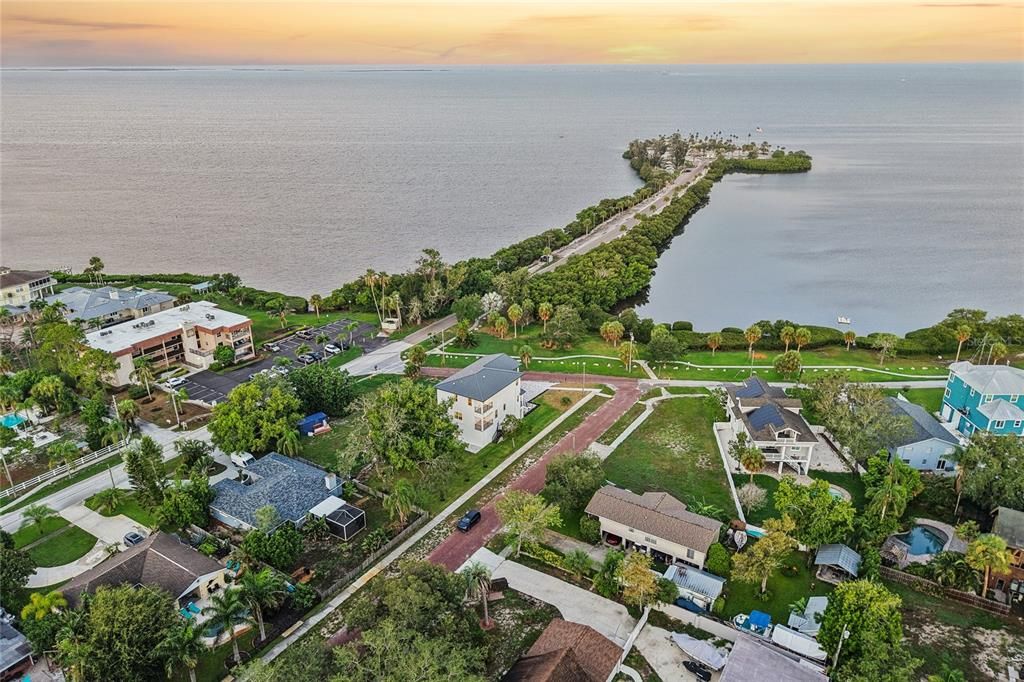En Venta: $1,875,000 (5 camas, 3 baños, 3310 Pies cuadrados)
