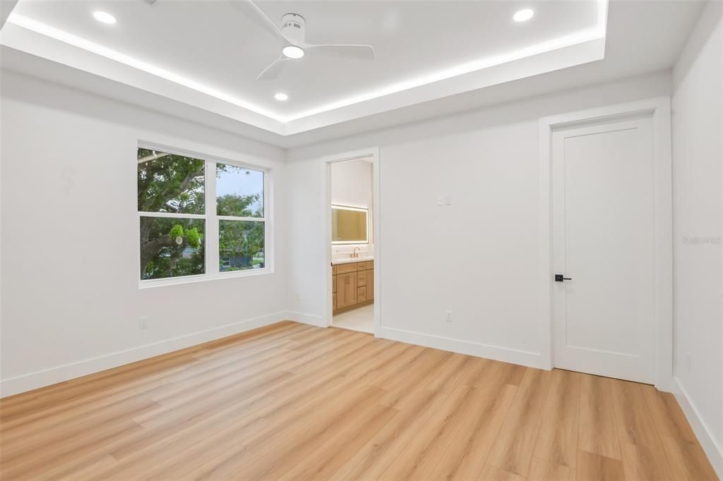 En Venta: $1,875,000 (5 camas, 3 baños, 3310 Pies cuadrados)