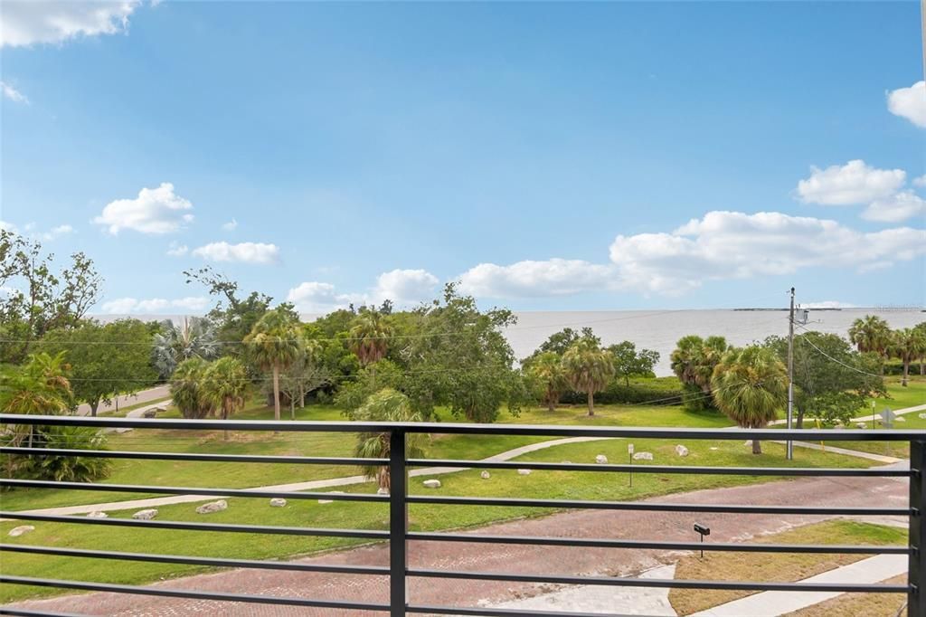 En Venta: $1,875,000 (5 camas, 3 baños, 3310 Pies cuadrados)