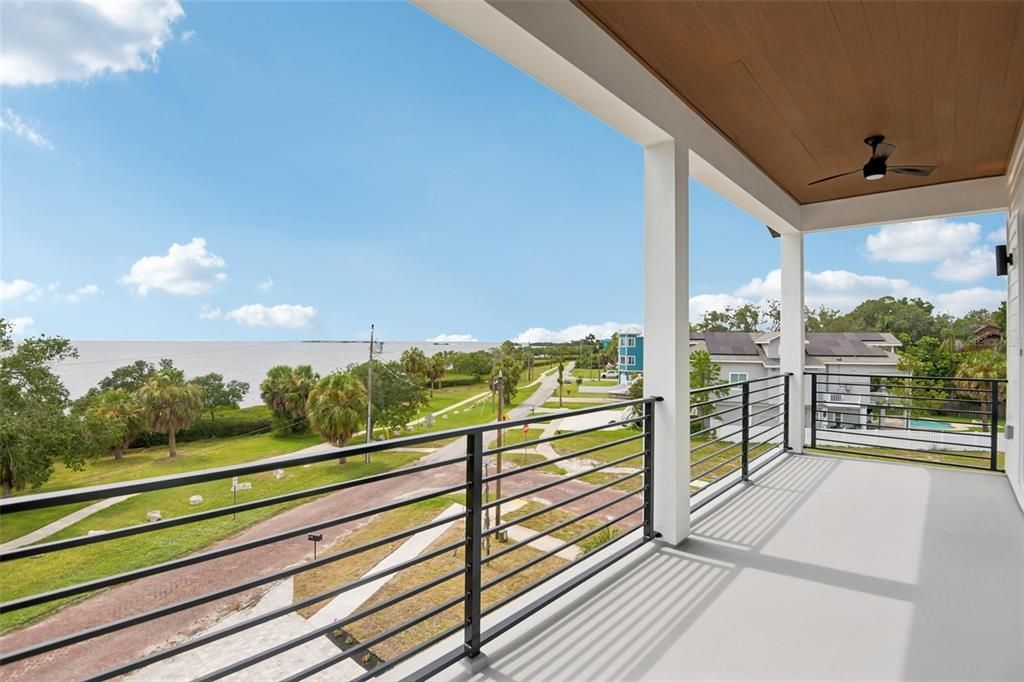 En Venta: $1,875,000 (5 camas, 3 baños, 3310 Pies cuadrados)
