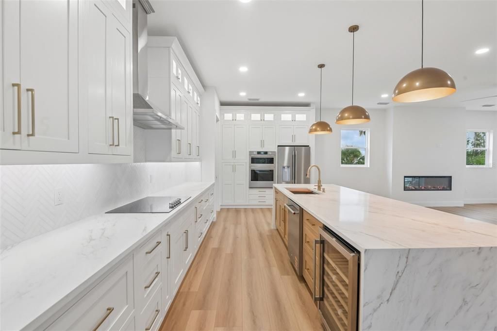 En Venta: $1,875,000 (5 camas, 3 baños, 3310 Pies cuadrados)