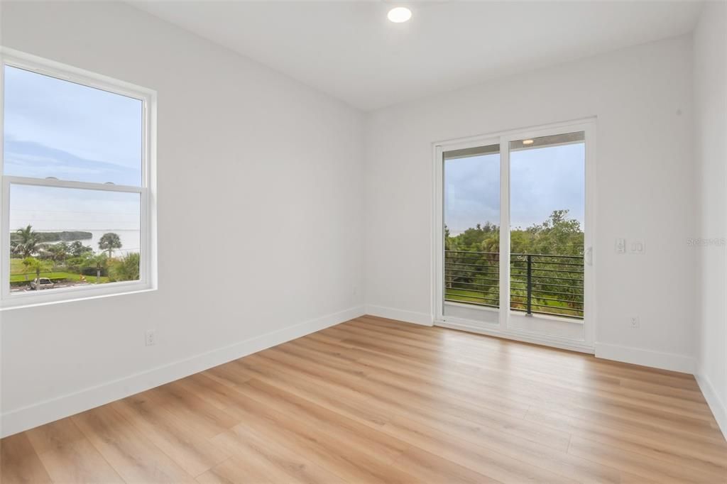 En Venta: $1,875,000 (5 camas, 3 baños, 3310 Pies cuadrados)